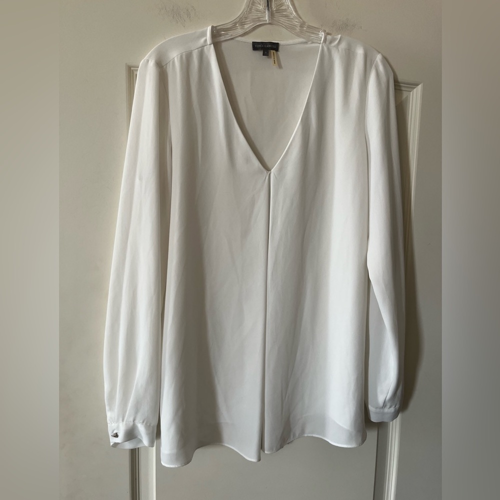 Vince Camuto Elegant White V-Neck Flowy Blouse Women’s Size Small Oversized - Picture 1 of 14